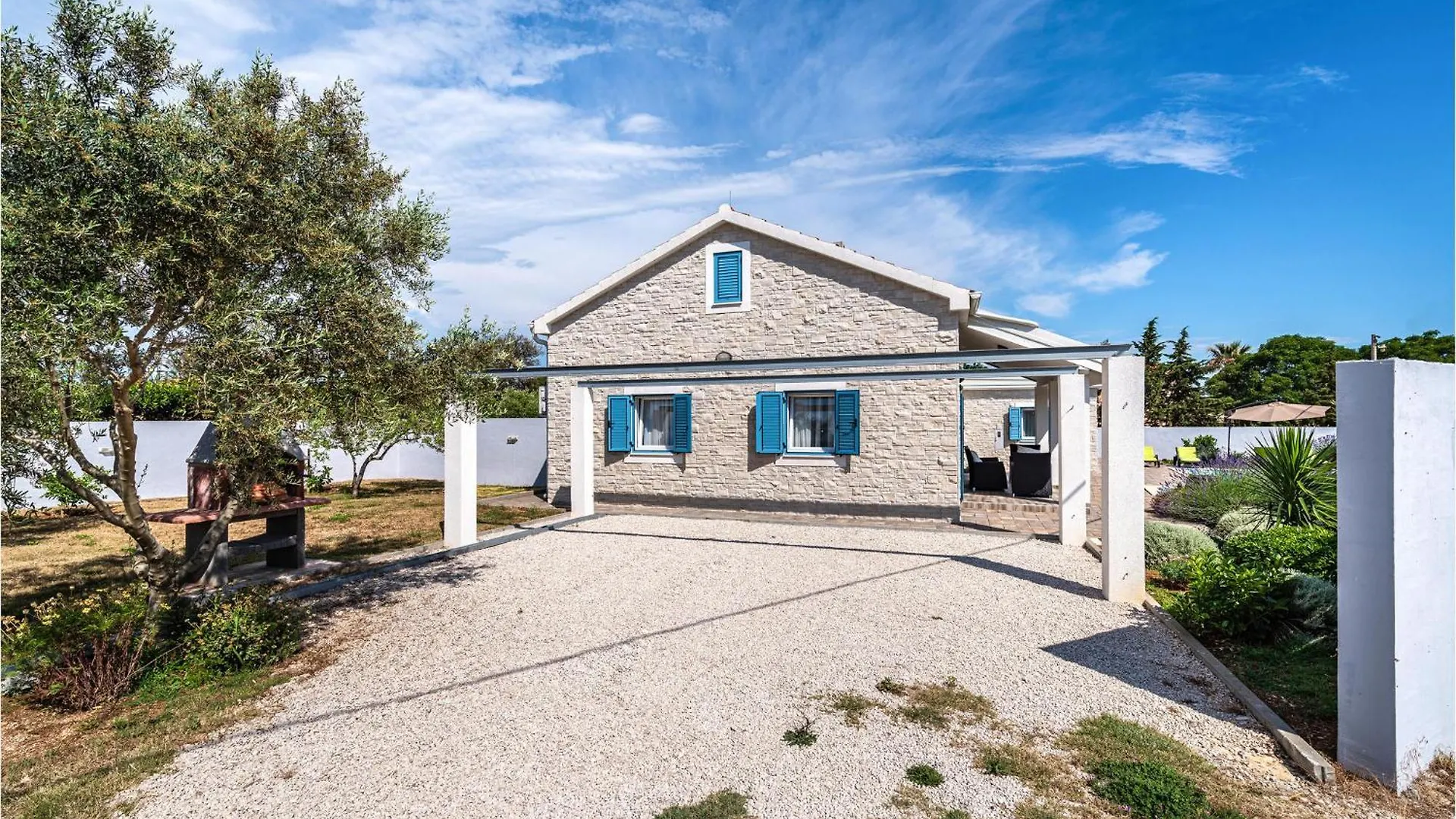 בית נופש Beautiful Home In Privlaka With Wifi